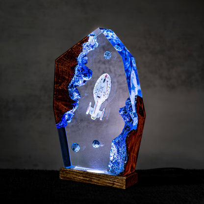 Star Trek USS Voyager NCC-74656 resin night light, Millennium falcom resin lamp, star trek model, science fiction spaceship, Sci-Fi Lamp