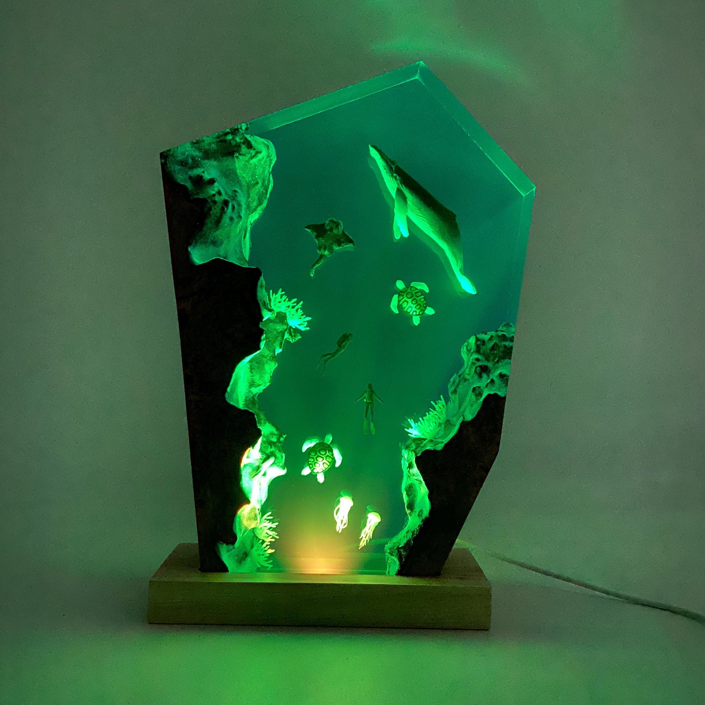 Ocean Resin Night Light, Unique Home Decoration, Gift For Her, Christmas Gift, Gift For Friend, Humpback Whale, Manta Ray