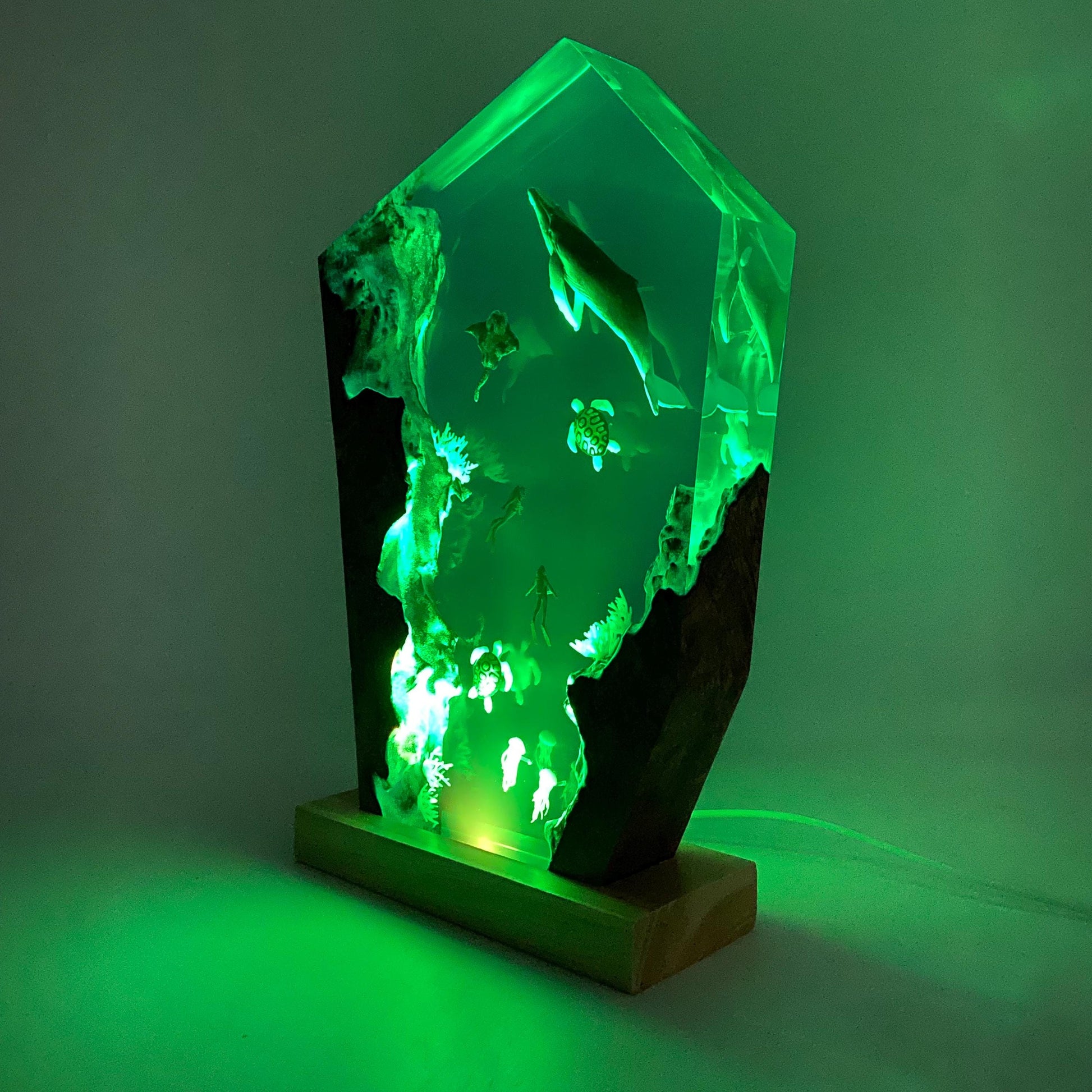 Ocean Resin Night Light, Unique Home Decoration, Gift For Her, Christmas Gift, Gift For Friend, Humpback Whale, Manta Ray
