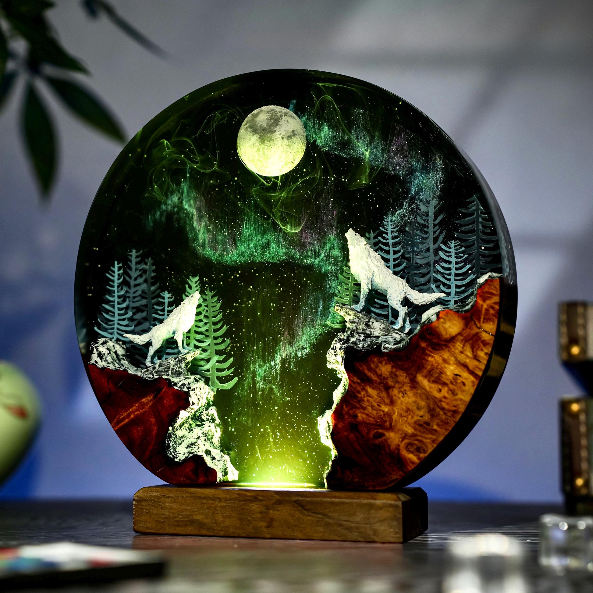 Handmade Aurora Wolf Moon Lamp, Howling Wolf Northern Lights, Unique Handmade Gift for Room Decor, Resin Night light gift