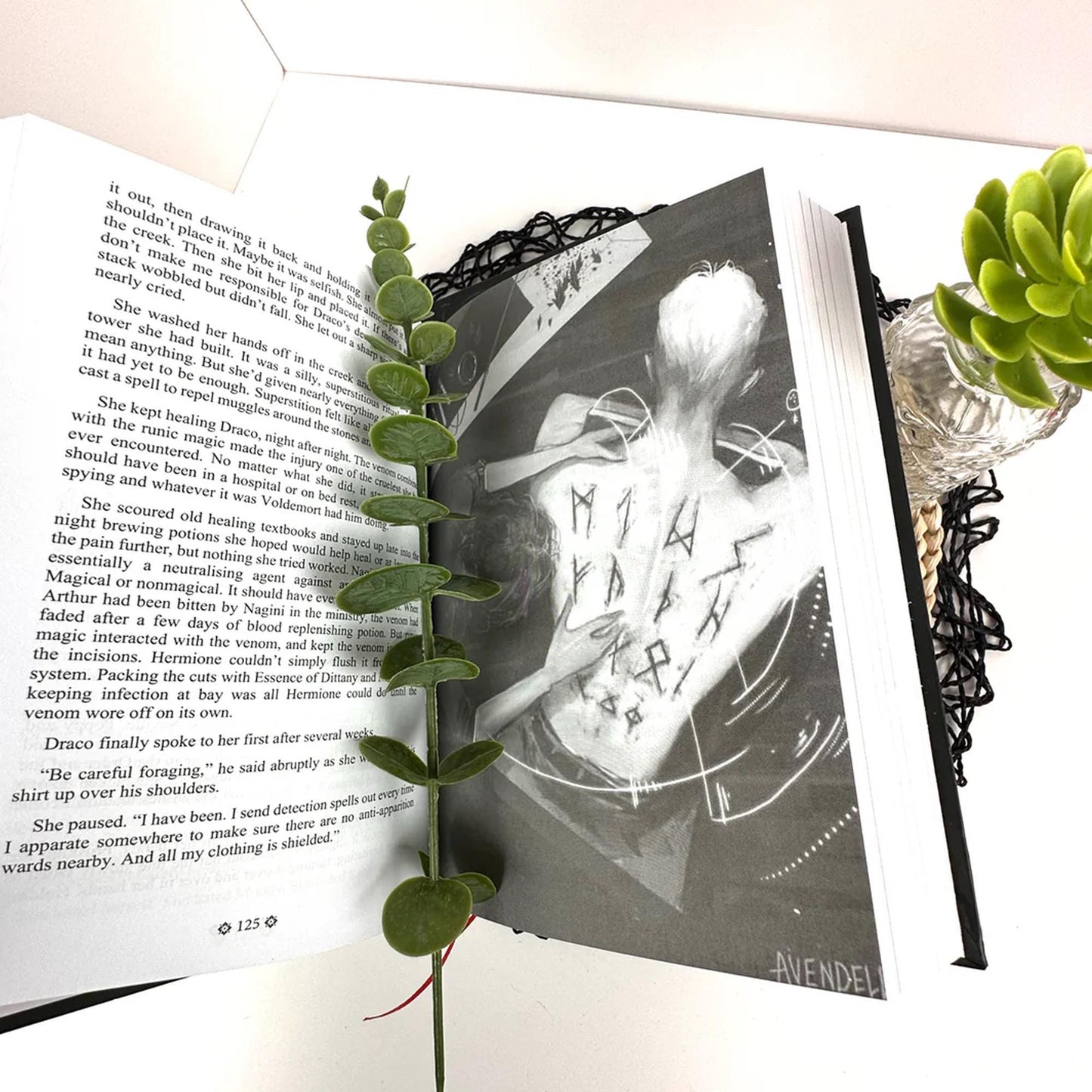 Manacled Book – Deluxe 3-Volume Edition with Illustrations, Complete Series, Poster Gift Set N02