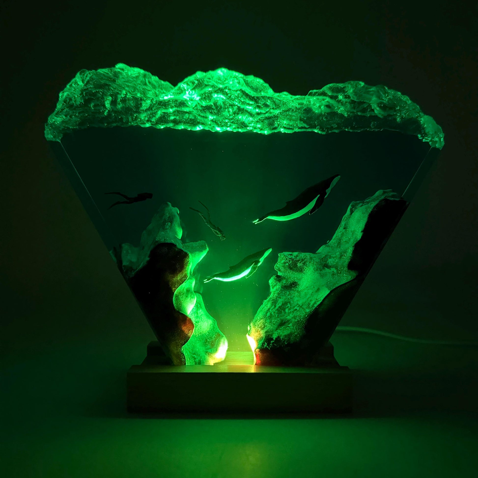 Humpback Whale Resin Night Light, Custom diver Epoxy Lamp, Halloween Gifts, Christmas Gifts, Best Friend Gifts