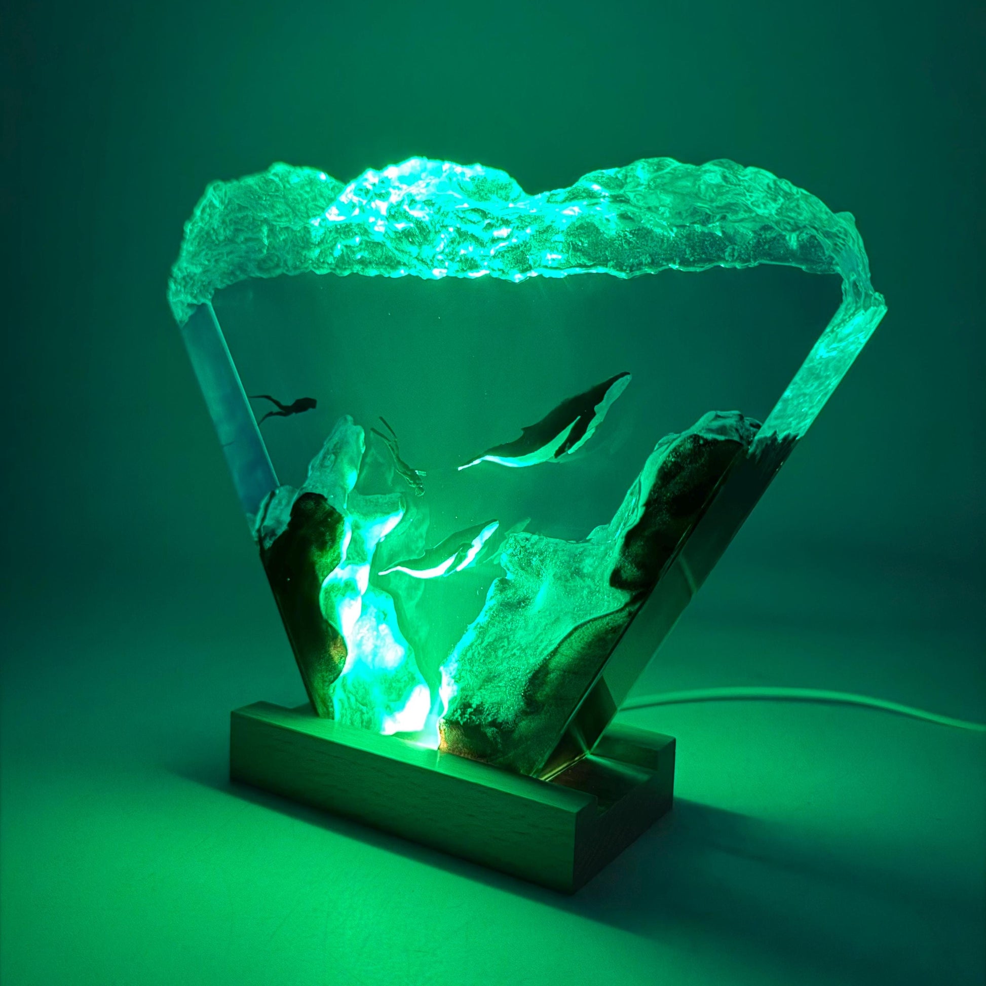 Humpback Whale Resin Night Light, Custom diver Epoxy Lamp, Halloween Gifts, Christmas Gifts, Best Friend Gifts
